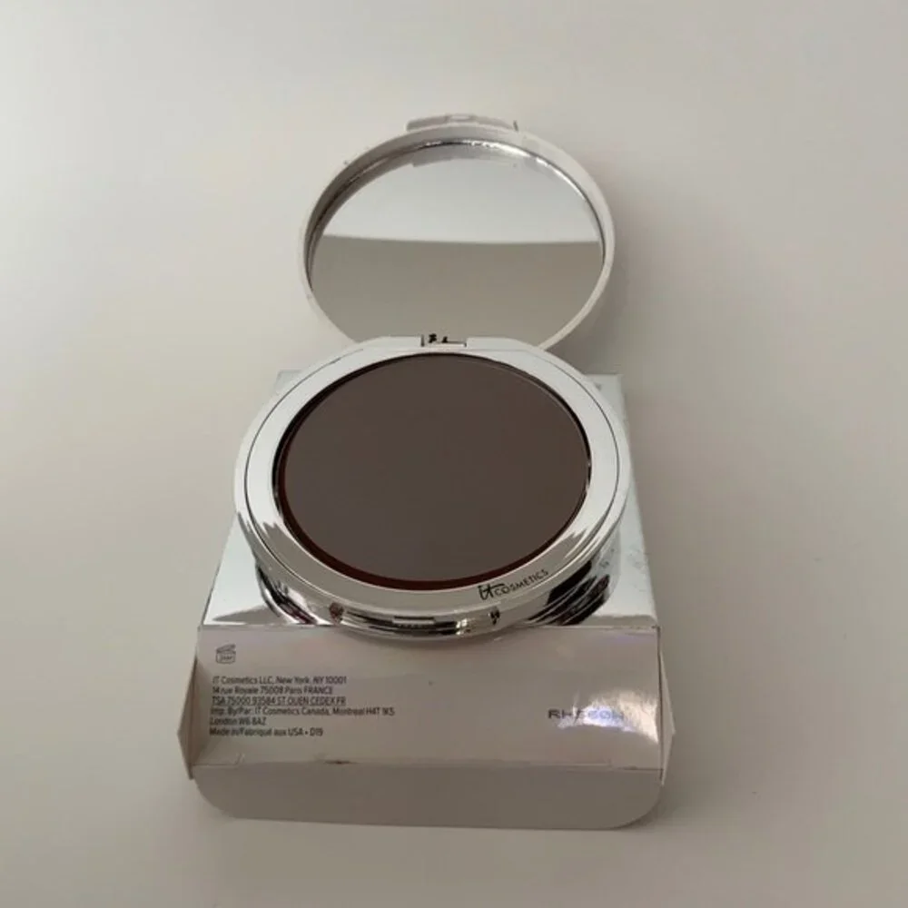 It Cosmetics Bye Bye Foundation Deep Ebony Powder